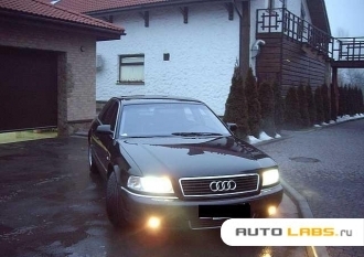 Audi A8 quattro